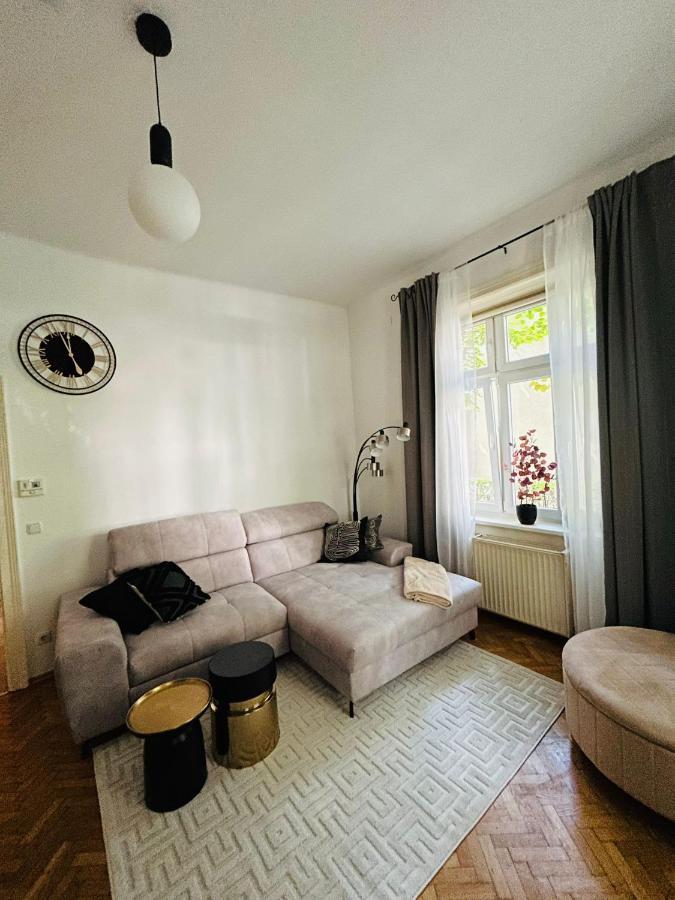 Apartment 5 Min Schoenbrunn Gloriette, Direct To City Center, Free Parking Vienna Exterior photo