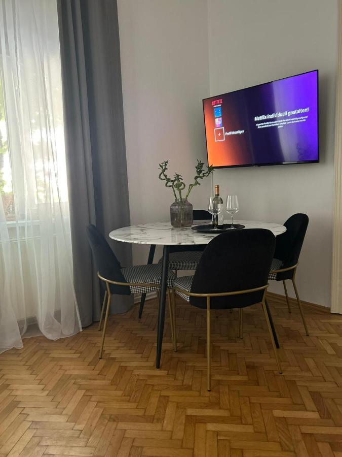 Apartment 5 Min Schoenbrunn Gloriette, Direct To City Center, Free Parking Vienna Exterior photo