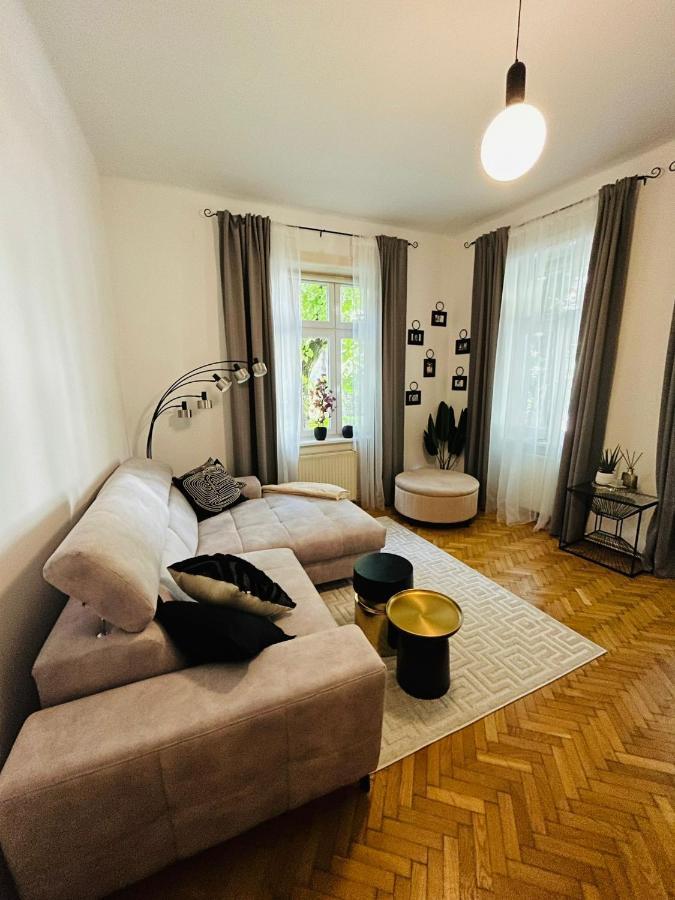 Apartment 5 Min Schoenbrunn Gloriette, Direct To City Center, Free Parking Vienna Exterior photo