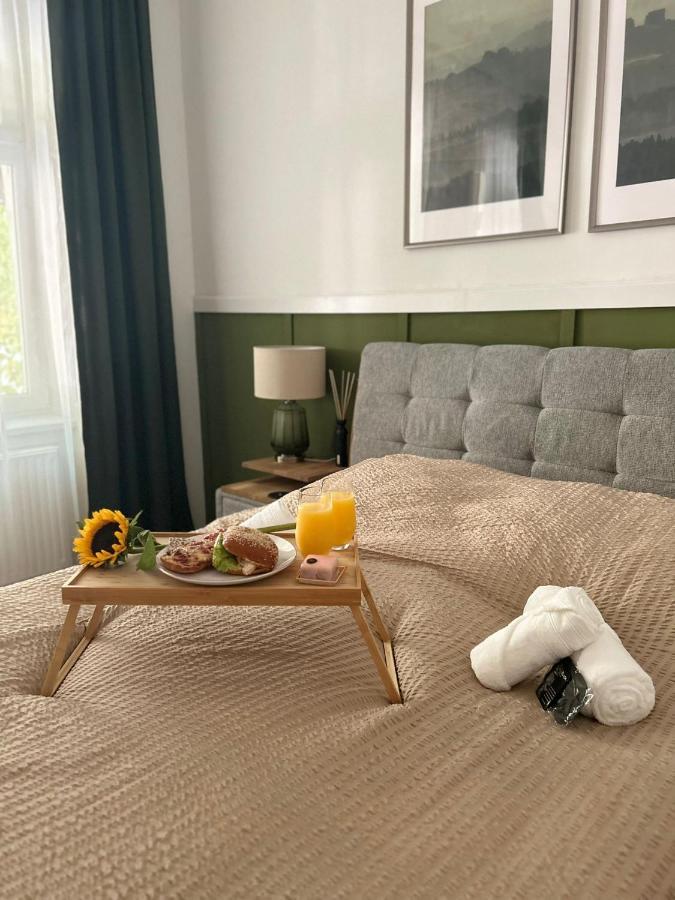 Apartment 5 Min Schoenbrunn Gloriette, Direct To City Center, Free Parking Vienna Exterior photo