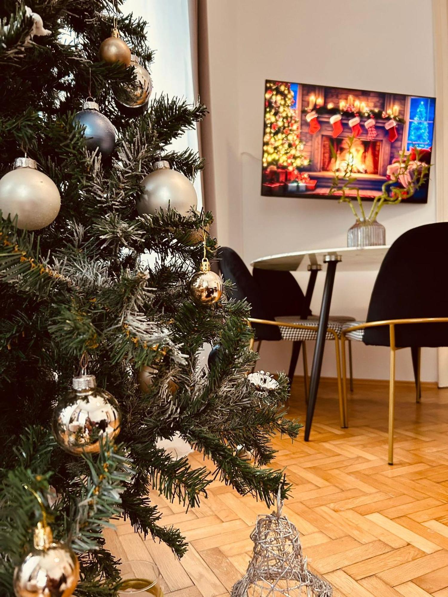 Apartment 5 Min Schoenbrunn Gloriette, Direct To City Center, Free Parking Vienna Exterior photo
